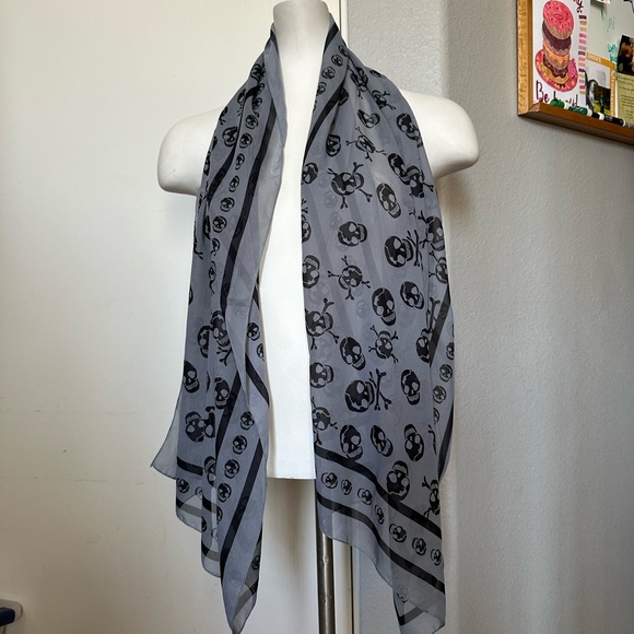 Large Sheer Skull Scarf - Picture 1 of 3